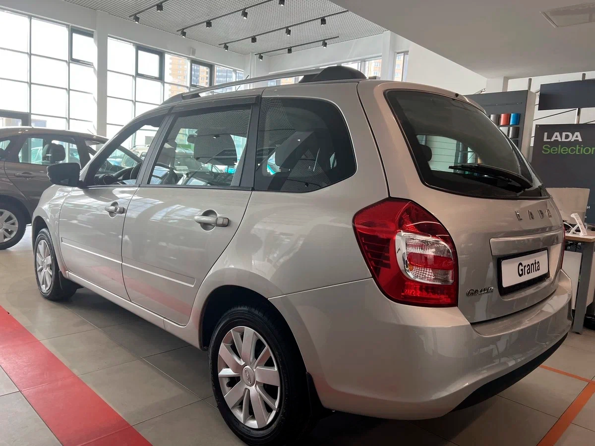 Lada Granta Универсал в Тольятти - фото №2