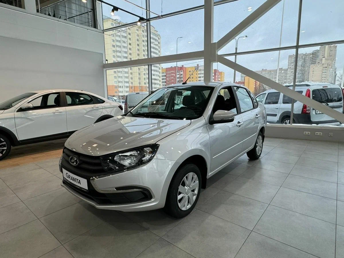 Lada Granta Седан в Тольятти - фото №1