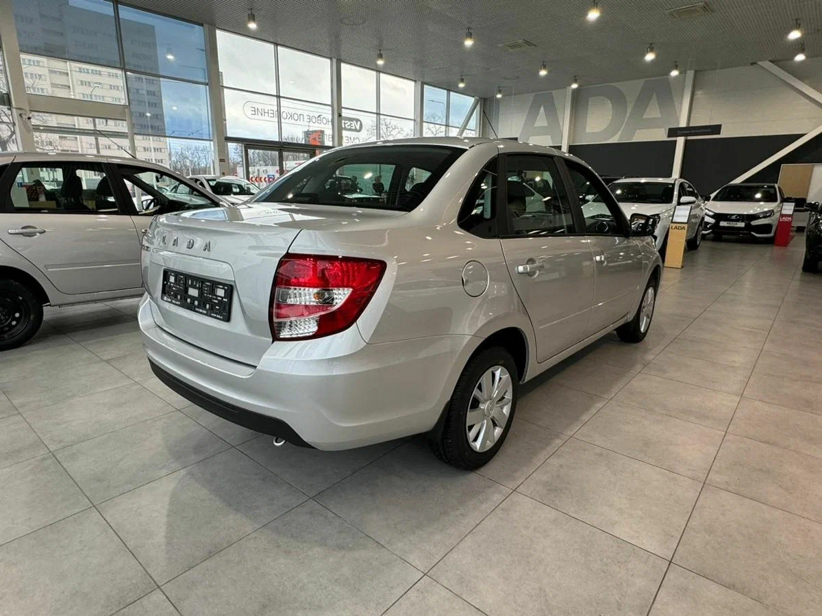 Lada Granta Седан в Тольятти - фото №4